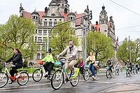 Velocity Leipzig. Radfahrende auf einer Strasse in Leipzig.