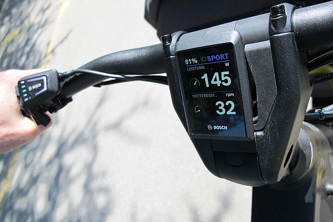 Die neue Bosch-Generation: Mit dem «Smart System» hat man alle wichtigen Infos im Blick, plus noch einiges dazu.