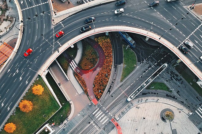Asoziale Strassen. Strassen mit Autos und Fahrrädern