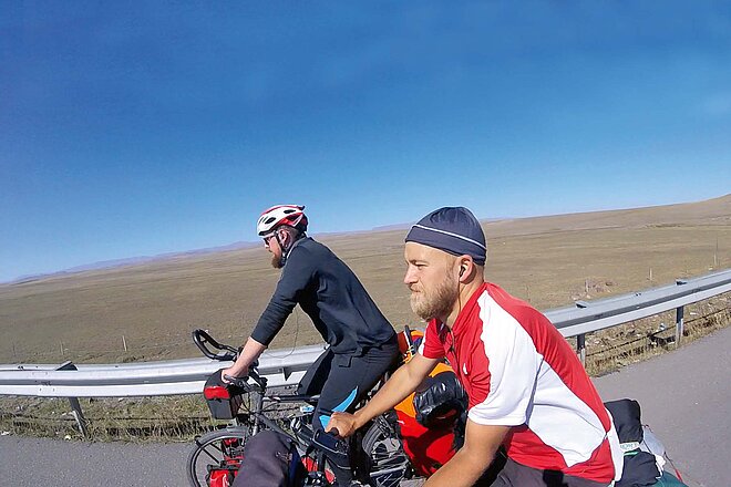 Tobias «Otti» John (links) und Matthias «Keule» Schneemann auf ihrer langen Reise.